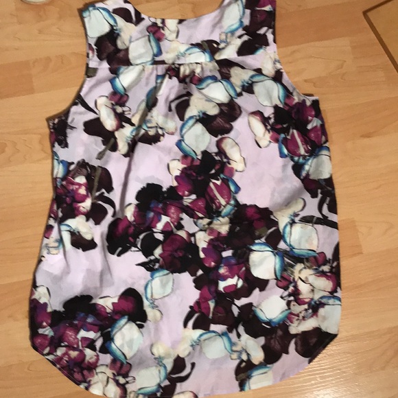 Women’s Banana Republic floral top (M) - Picture 4 of 4